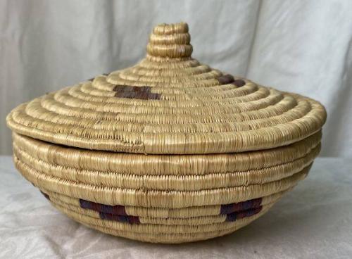 Lidded Basket with rectangular motifs