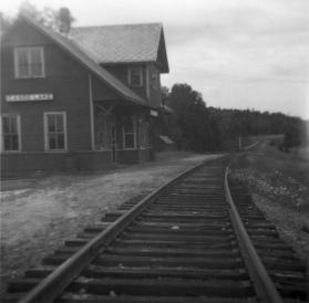 Canoe Lake Railway Station