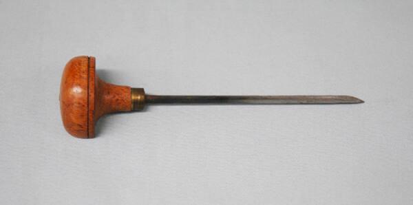 Engraving tool used by Franklin Carmichael