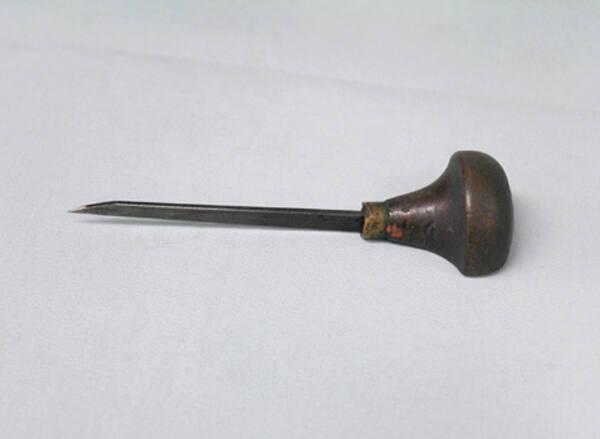 Engraving tool used by Franklin Carmichael