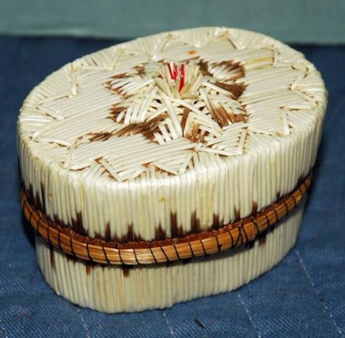 Quill Box (flower motif)