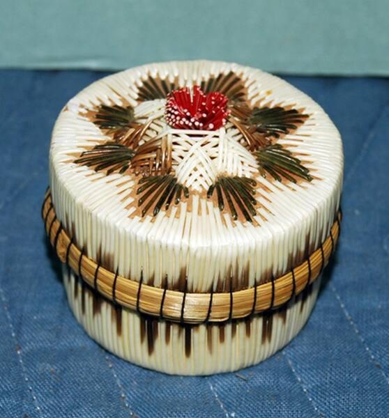 Quill Box (flower/star motif)